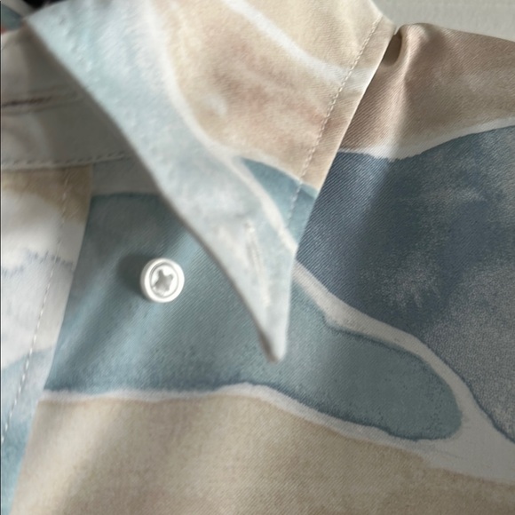 Like New A&F Casual Button Down Shirt - Picture 3 of 5